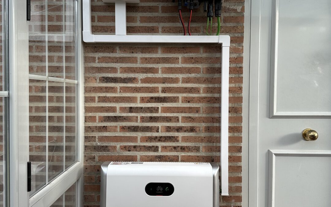 Autoconsumo particulares 4,6 kW de inversor y 5,2 kW en paneles y almacenamiento en batería de 5 kW en Burgos